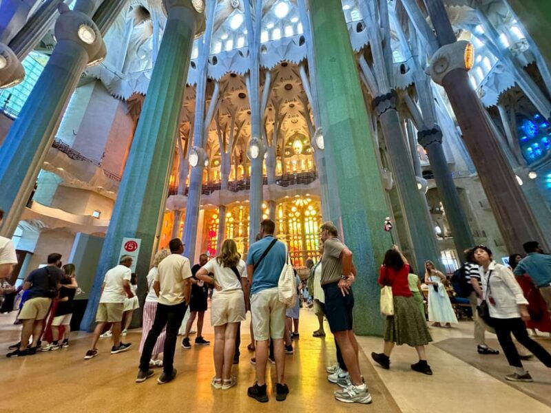 barcelona-sagrada-familia-small-group-tour-skip-the-line