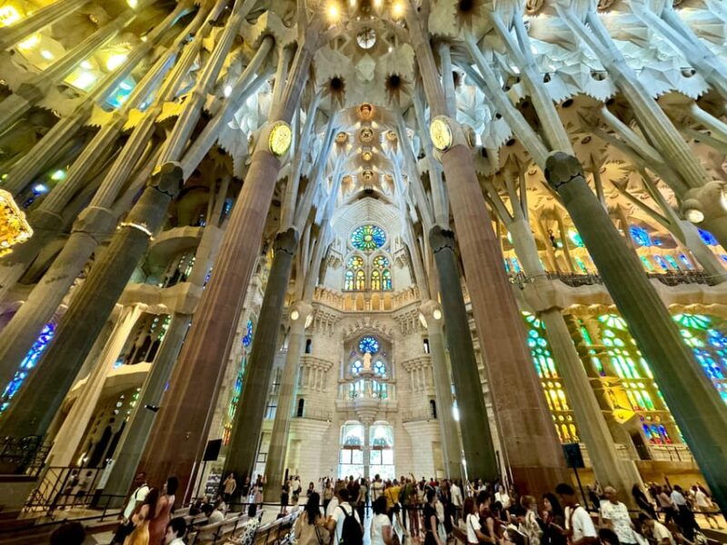 barcelona-sagrada-familia-small-group-tour-skip-the-line