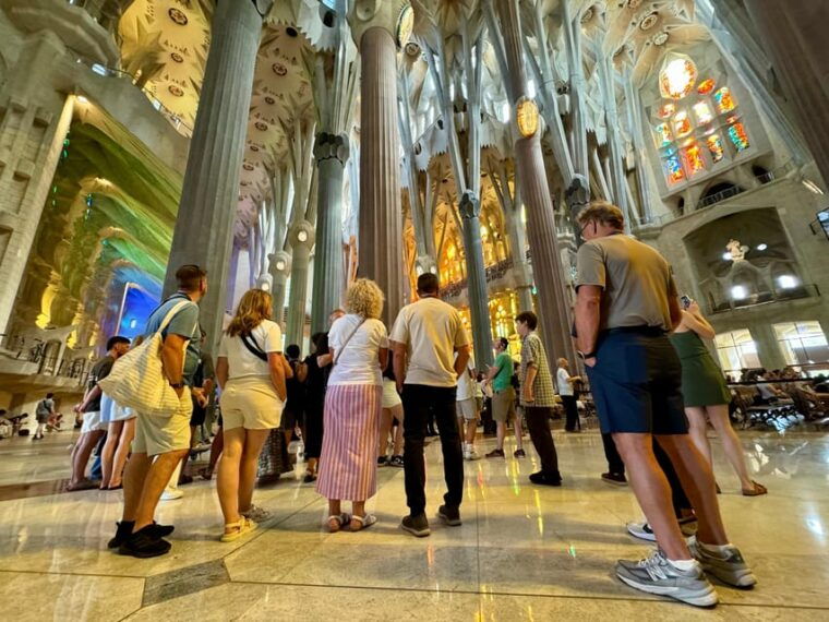 barcelona-sagrada-familia-small-group-tour-skip-the-line