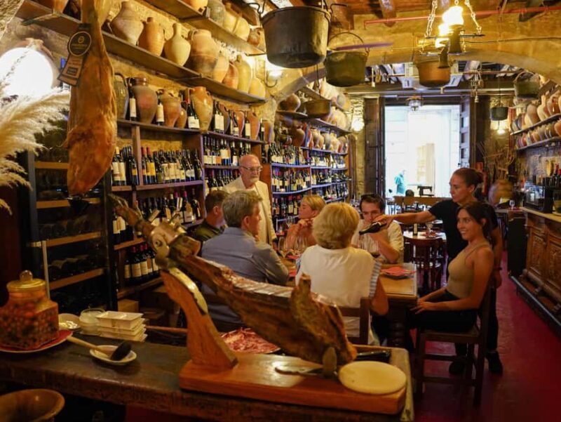 Barcelona: Sagrada Familia Tour & Authentic Tapas Experience - Flow and Duration