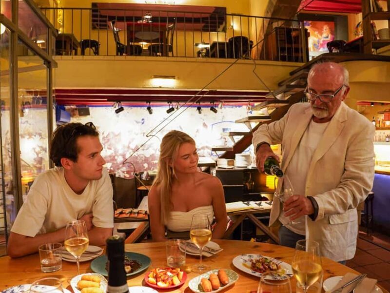 Barcelona: Sagrada Familia Tour & Authentic Tapas Experience - Practical Tips for Booking and Participation