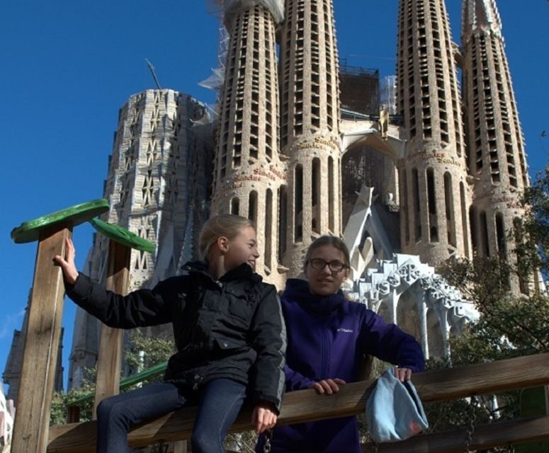 Barcelona: Sagrada Familia Tour of the Facades in German - The Experience: What Makes This Tour Special
