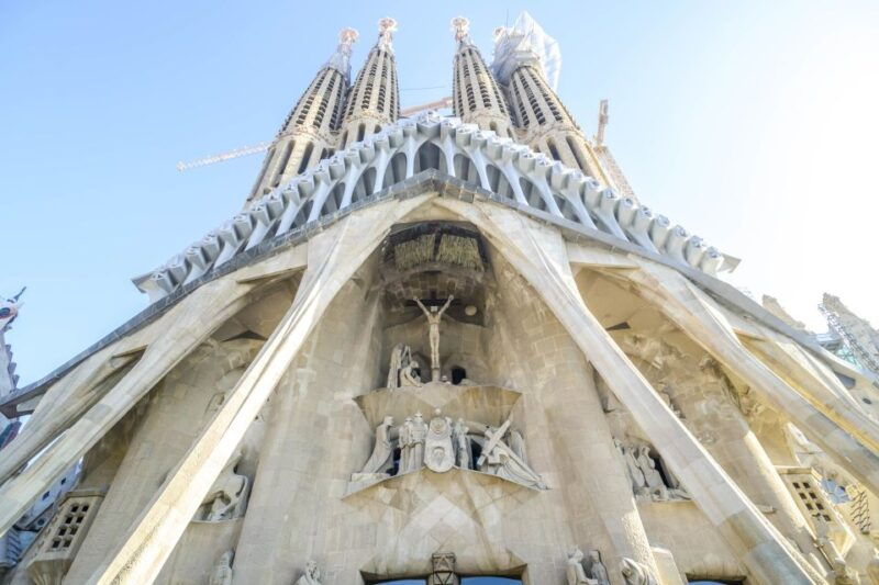 barcelona-sagrada-familia-tour-with-optional-tower-access