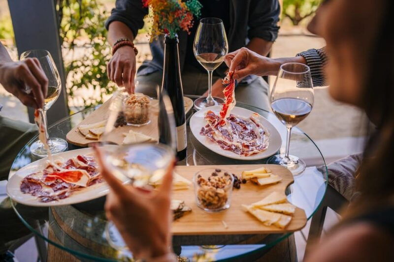 barcelona-sailing-cruise-vineyard-tour-with-wine-tasting