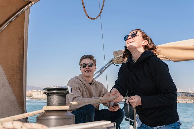 barcelona-sailing-cruise-with-light-snacks-and-open-bar