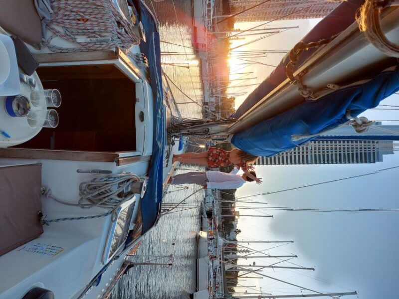 barcelona-sailing-tour-drinks-snacks-swim-stunning-views