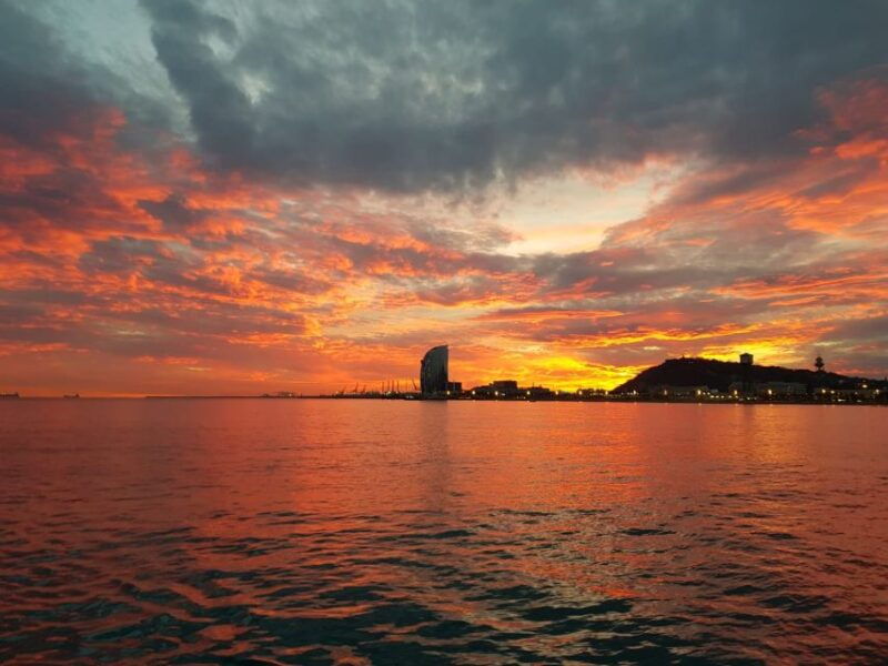 barcelona-sailing-tour-with-a-glass-of-cava