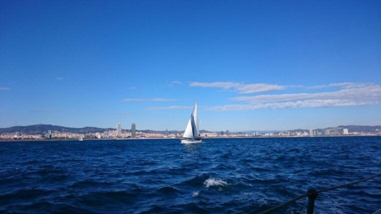 barcelona-sailing-tour-with-a-glass-of-cava