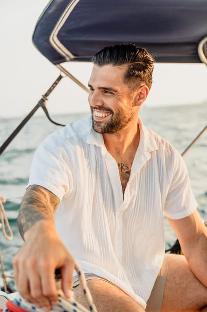 barcelona-sailing-tour-with-drinks-and-swim-stop