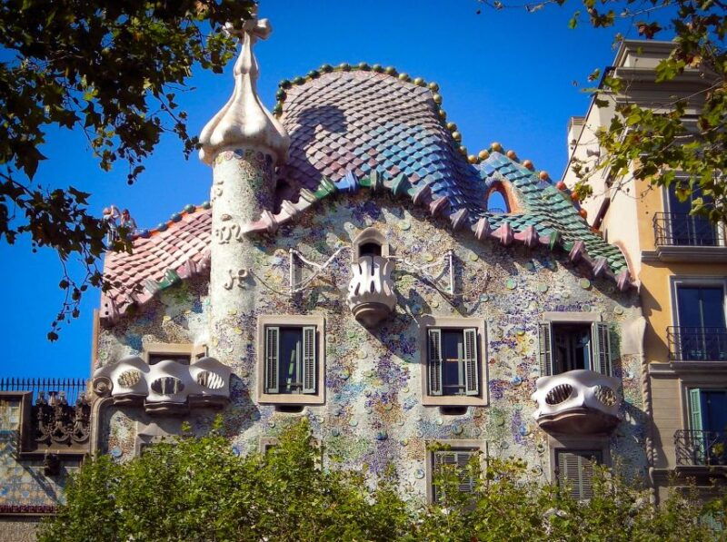 barcelona-sailing-trip-sagrada-familia-and-casa-batllo