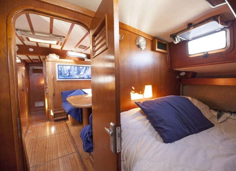 Barcelona: Sailing Trip with Snacks and Drinks - Practical Tips for Booking and Going