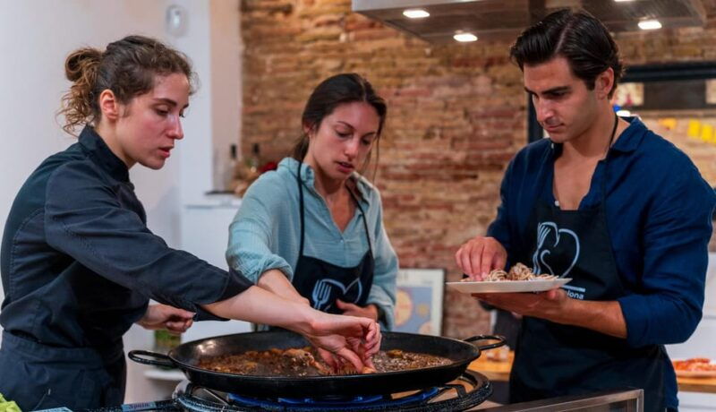 barcelona-seafood-paella-cooking-class-boqueria-market