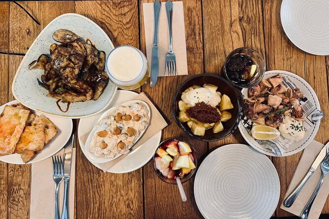 barcelona-sightseeing-by-bike-with-photo-shooting-and-tapas-2