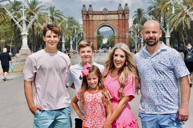 barcelona-sightseeing-by-bike-with-photo-shooting-and-tapas