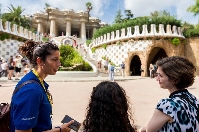 barcelona-skip-the-line-gaudis-park-guell-guided-tour