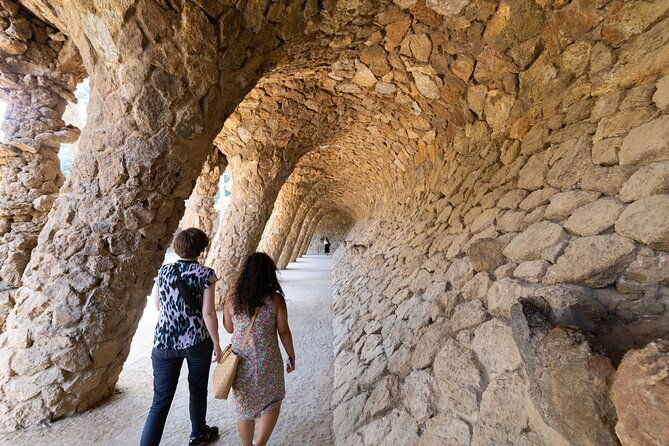 barcelona-skip-the-line-gaudis-park-guell-guided-tour