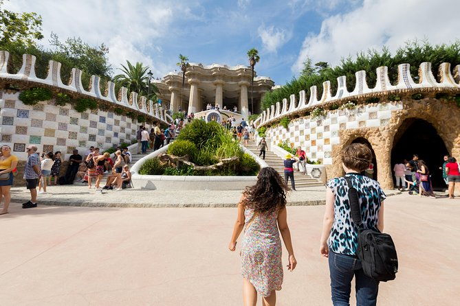 barcelona-skip-the-line-gaudis-park-guell-guided-tour