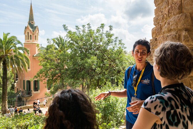 barcelona-skip-the-line-sagrada-familia-park-guell-guided-tour