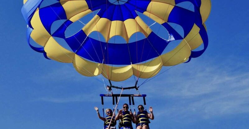 barcelona-small-group-parasailing-experience