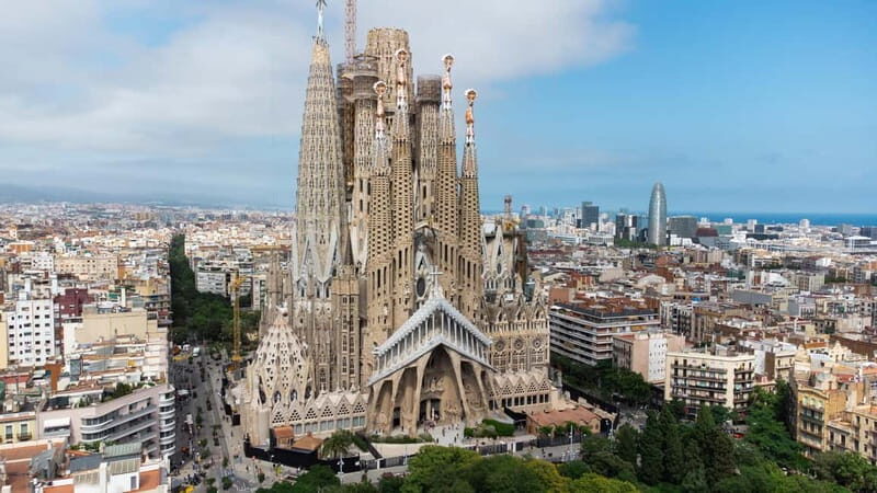 Barcelona: Small-Group Sagrada Familia Fully Guided Tour - The Itinerary: What to Expect During the 75 Minutes