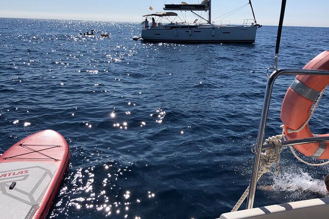 barcelona-small-group-sailing-with-snacks-and-cava