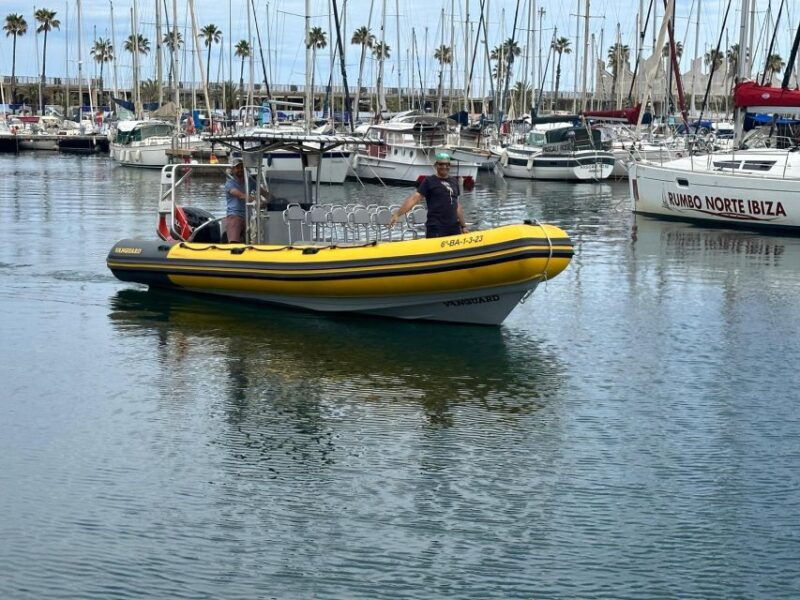 barcelona-speed-boat-skyline-view