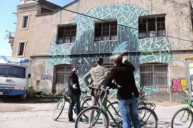 barcelona-street-art-and-graffitti-bicycle-tour