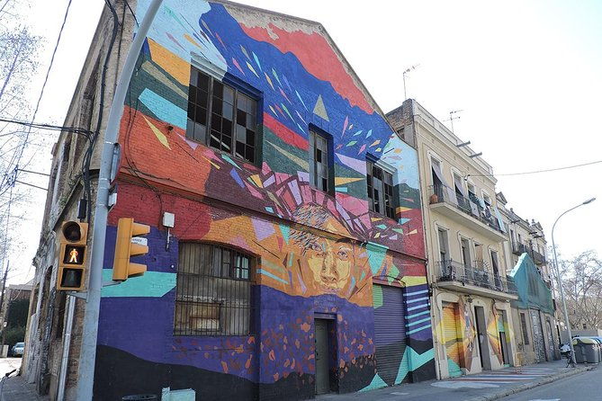 barcelona-street-art-and-graffitti-bicycle-tour