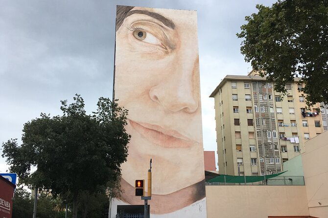 barcelona-street-art-and-graffitti-bicycle-tour