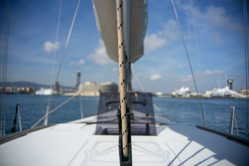 barcelona-submarine-winery-wine-tasting-and-sailing-tour