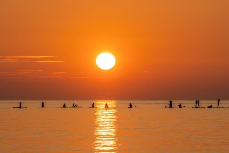 barcelona-sunrise-paddleboarding-with-instructor-and-photos