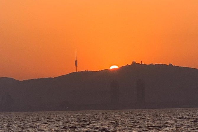 barcelona-sunset-and-day-sailing-cruise