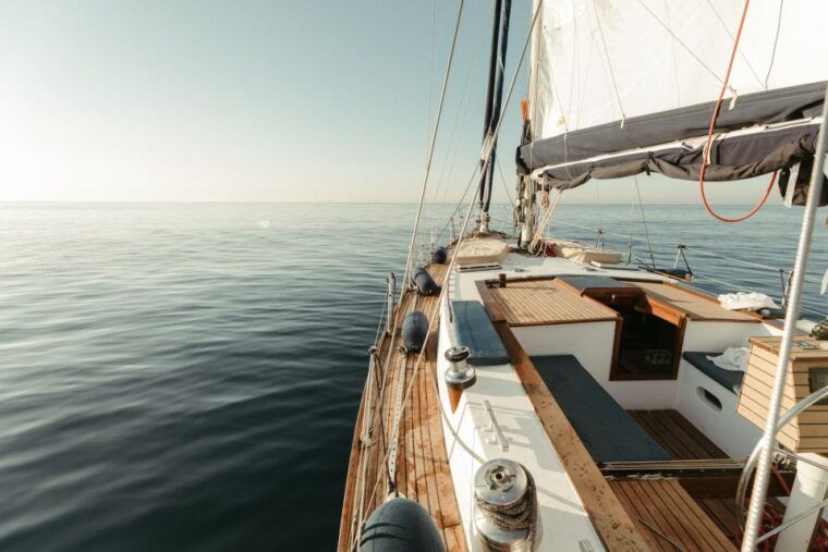 barcelona-sunset-and-midday-sailing-on-a-classic-ketch-boat