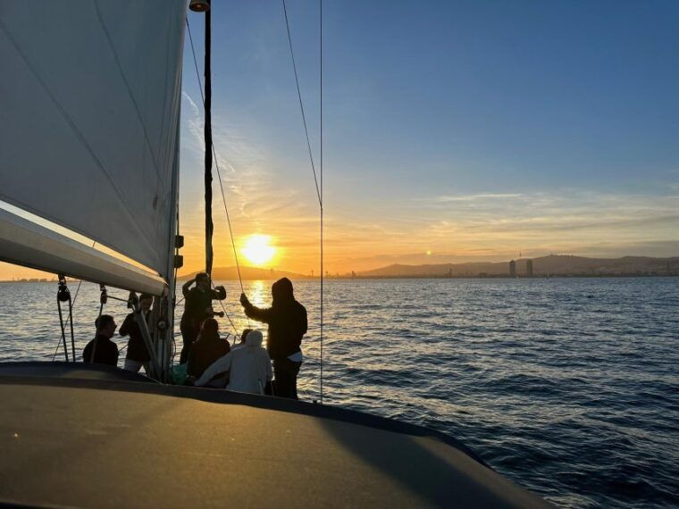 barcelona-sunset-boat-trip-with-cava-wine
