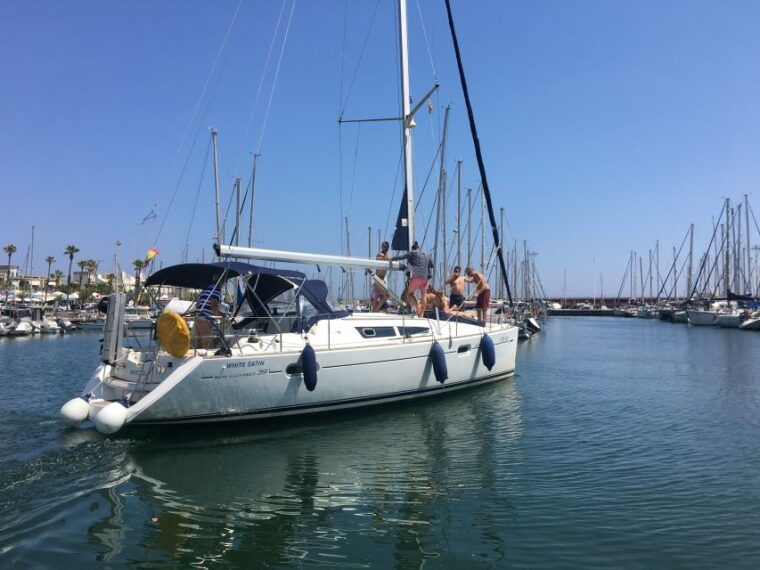 barcelona-sunset-boat-trip-with-cava-wine