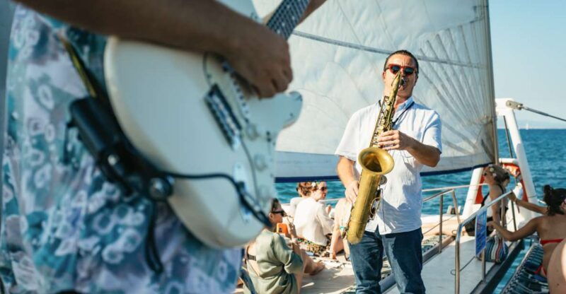 barcelona-sunset-catamaran-cruise-with-live-music