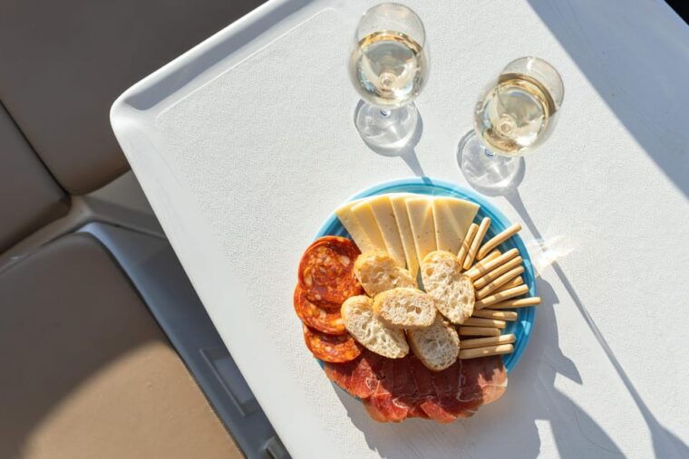 barcelona-sunset-catamaran-cruise-with-wine-and-tapas