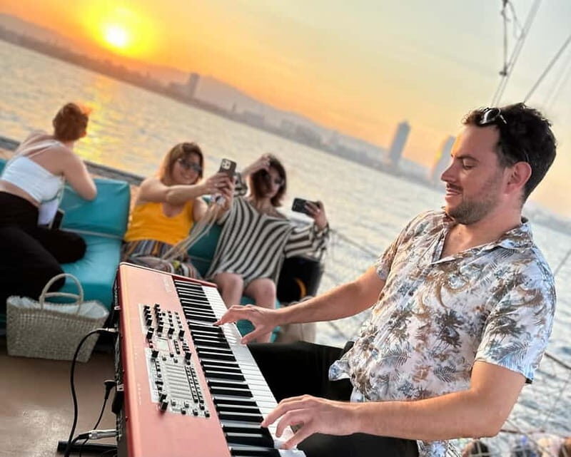 Barcelona: Sunset Cruise with Live Music by Aperol - Barcelona: Sunset Cruise with Live Music by Aperol