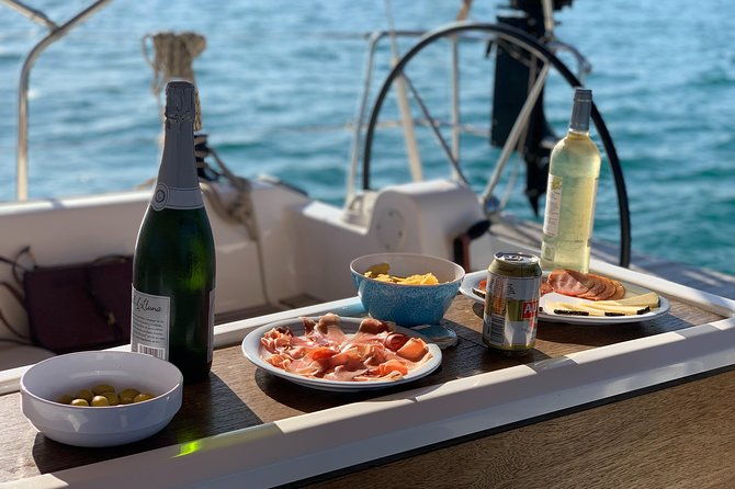 barcelona-sunset-private-sailing-with-light-snacks-and-open-bar