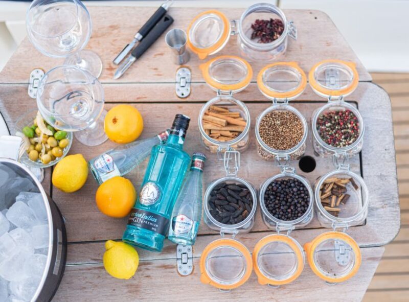 Barcelona: Sunset sail trip, GINTONIC workshop and open bar - What the Reviews Say