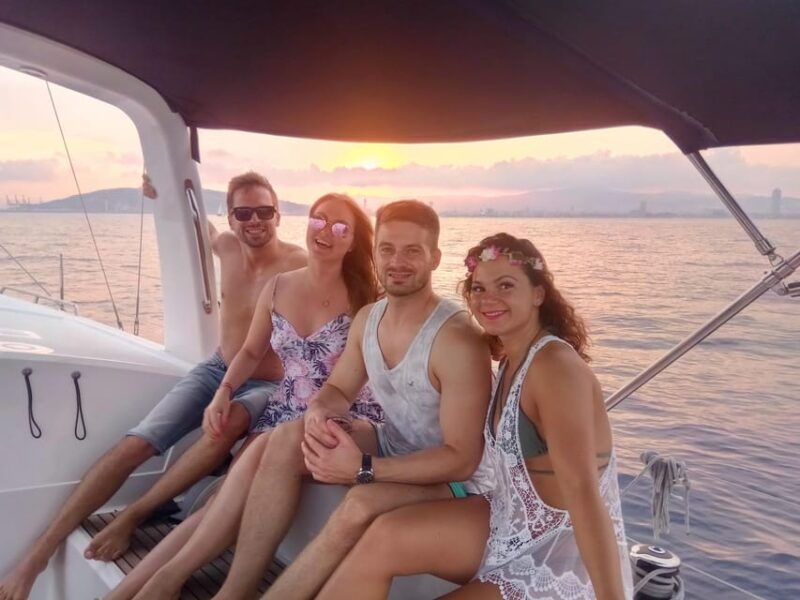 barcelona-sunset-sailing-tour-with-open-bar-snacks