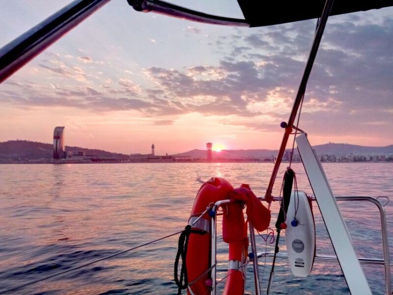 barcelona-sunset-sailing-tour-with-open-bar-snacks