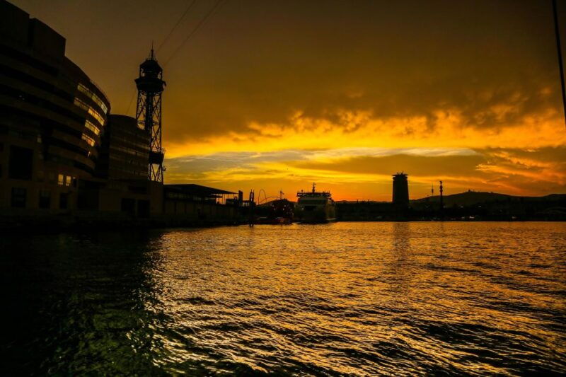 barcelona-sunset-sailing-tour-with-tapas-and-open-bar