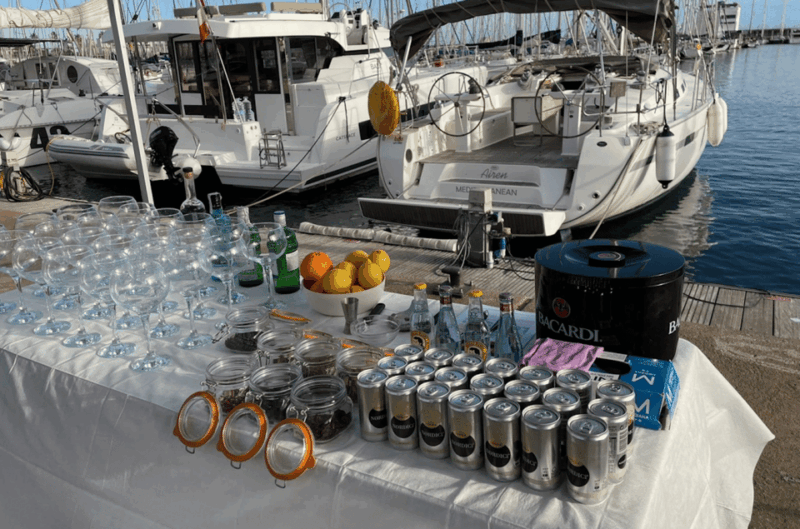 barcelona-sunset-sailing-with-gin-tonic-workshop-option