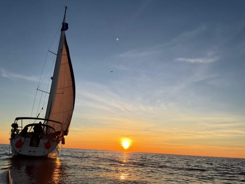 Barcelona Sunset Sailing with Yacht Sashi - FAQs