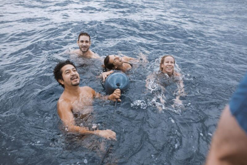 barcelona-sunset-skyline-cruise-with-cava