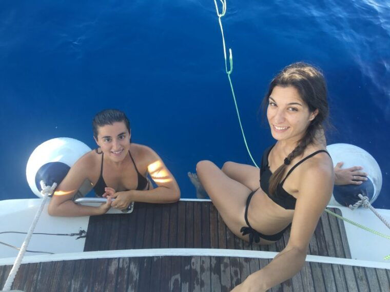 barcelona-sunset-skyline-cruise-with-cava