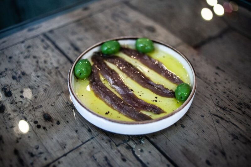 barcelona-tapas-food-and-wine-tour-in-la-barceloneta