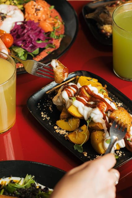 barcelona-tapas-tour-in-modernist-monuments-and-hidden-gems