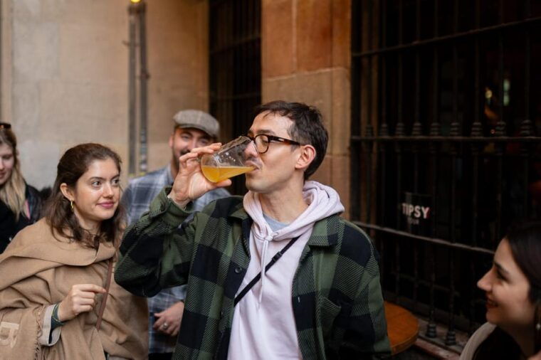 barcelona-tapas-tour-with-food-tastings-and-drinks